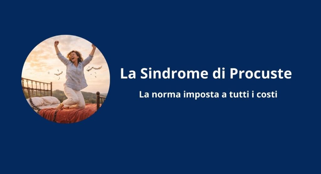 Donna che esulta liberandosi simbolicamente dal letto di Procuste, metafora della Sindrome di Procuste e delle norme sociali che cercano di uniformare le persone ignorando le loro differenze