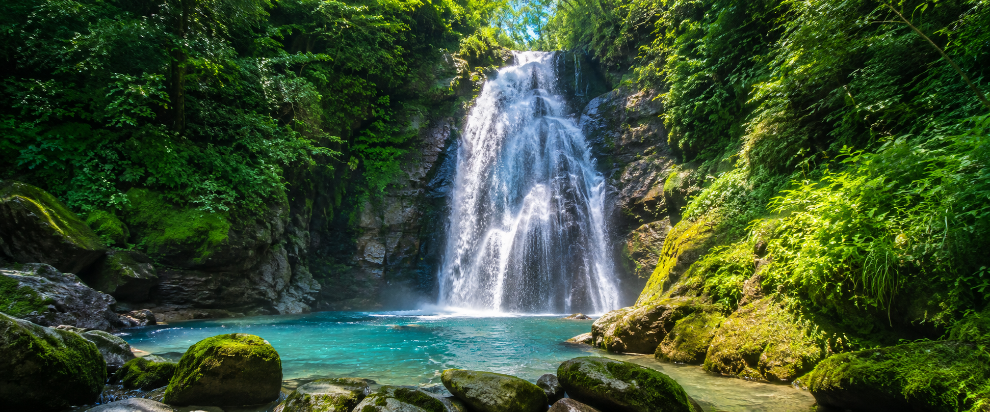 Meditazione sull'acqua — cascata nella natura, Dott.ssa Loredana Leonforte